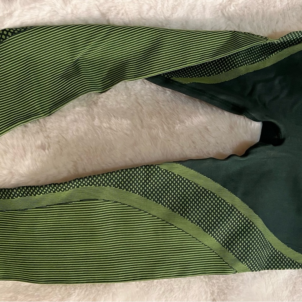 Fabletics leggings - Picture 2 of 2